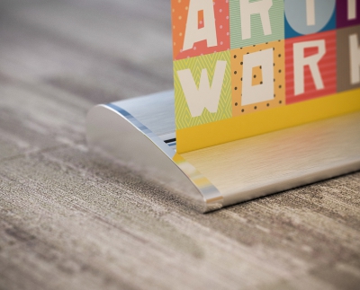 Termékprezentációs 3d látványtervek www.Reklámeszköz.hu Roll-up banner,sajtófal, grafikai tervezés