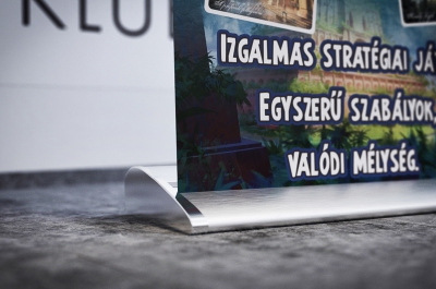 Termékprezentációs 3d látványtervek www.Reklámeszköz.hu Roll-up banner,sajtófal, grafikai tervezés